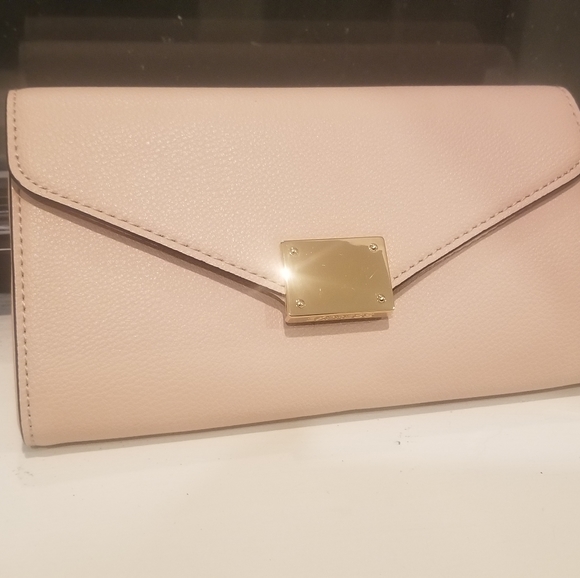 BRAND NEW Express purse (clutch or with strap) - Picture 1 of 5